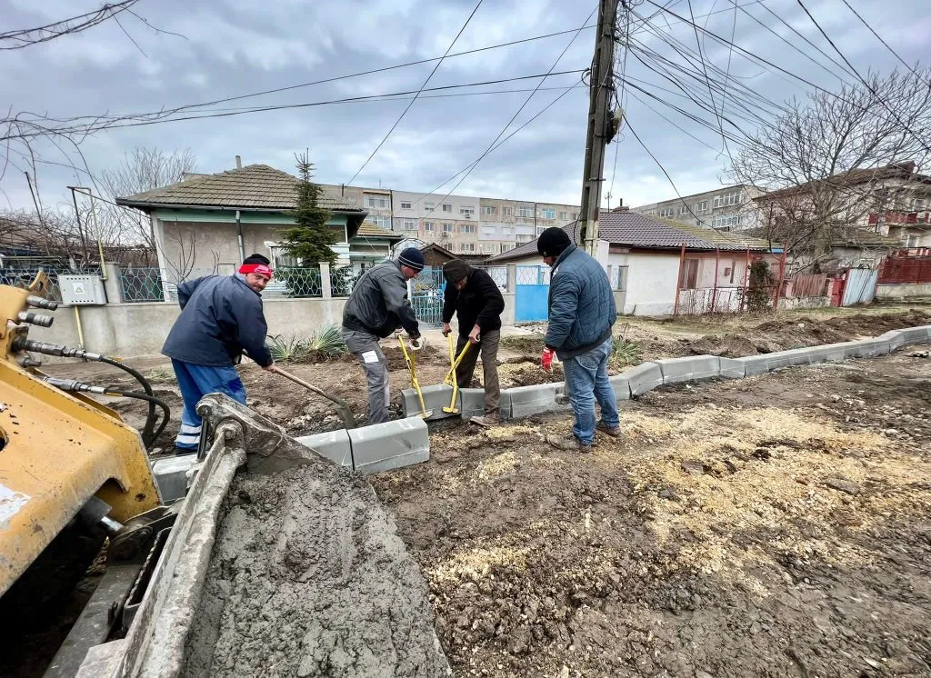 Năvodari: Lucrări de amenajare în mai multe zone din oraș – foto 2