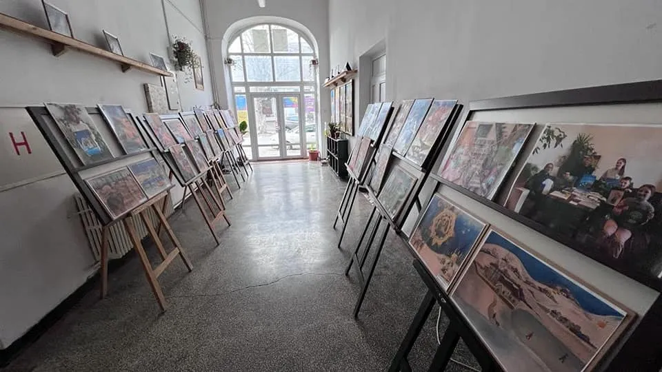 Medgidia: Expoziție de tablouri pictate de copii ucraineni – foto 2