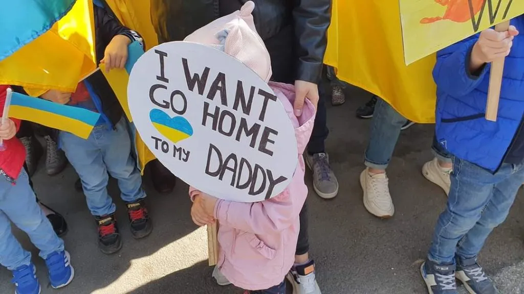 Constanța: Protest al mamelor din Ucraina față de agresiunea rusă – foto 4