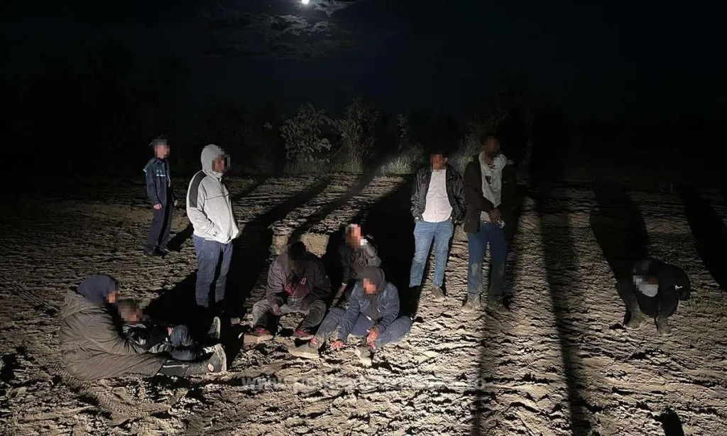 Migranți aflați într-o ambarcațiune, prinși de polițiști la Sfântu Gheorghe – foto 2