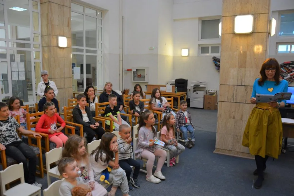 Constanța: „Facem bine prin povești” – Atelier pentru copiii ucraineni – foto 3
