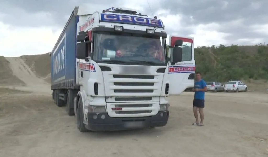 Dosar de turist: Cu TIR-ul, la plajă. „Nu scrie că e interzis!” – foto 2