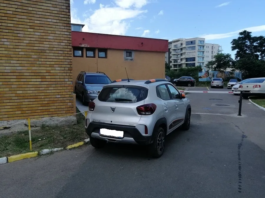 Mulțumim, Mamaia! Ne cazăm în parcări, cu tot cu șezlong! – foto 3