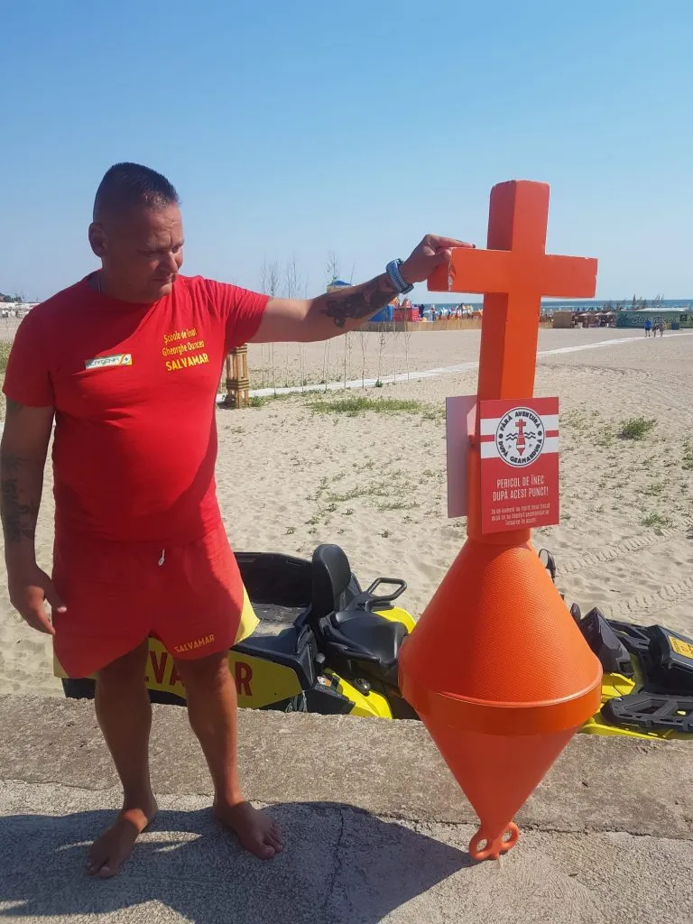 Salvamarii, revoltați! Refuză să monteze geamandurile în formă de cruce – foto 2