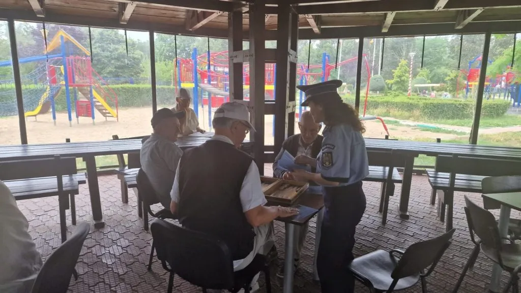 Constănțenii, preveniți de polițiști asupra furtului din locuințe – foto 2