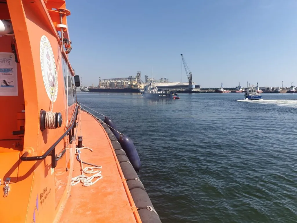 UPDATE: La bordul navei interceptată în zona Costinești se aflau peste 50 de migranți – foto 3