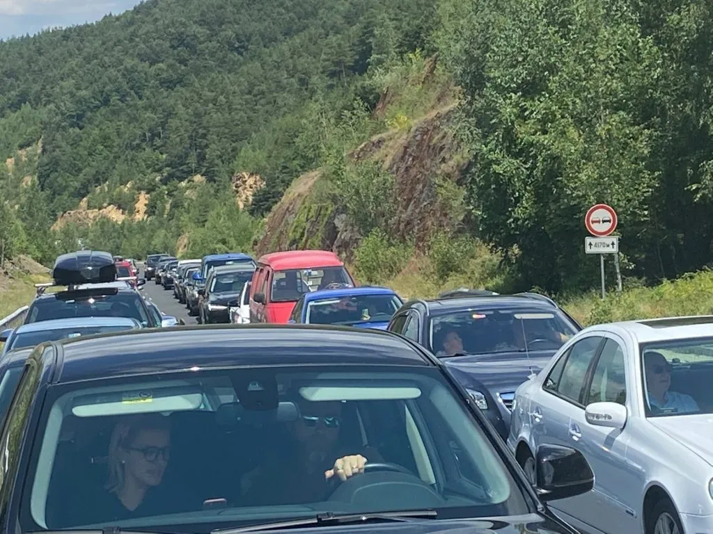 Cozi de mașini în vama Makaza, spre Grecia  – foto 3
