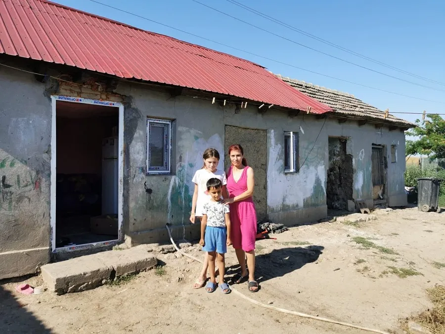 Căminul terorii: Mamă a patru copii, torturată și abandonată de soț! – foto 4