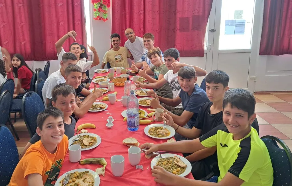 Vacanță la mare pentru 50 de copii instituționalizați și din familii defavorizate – foto 4