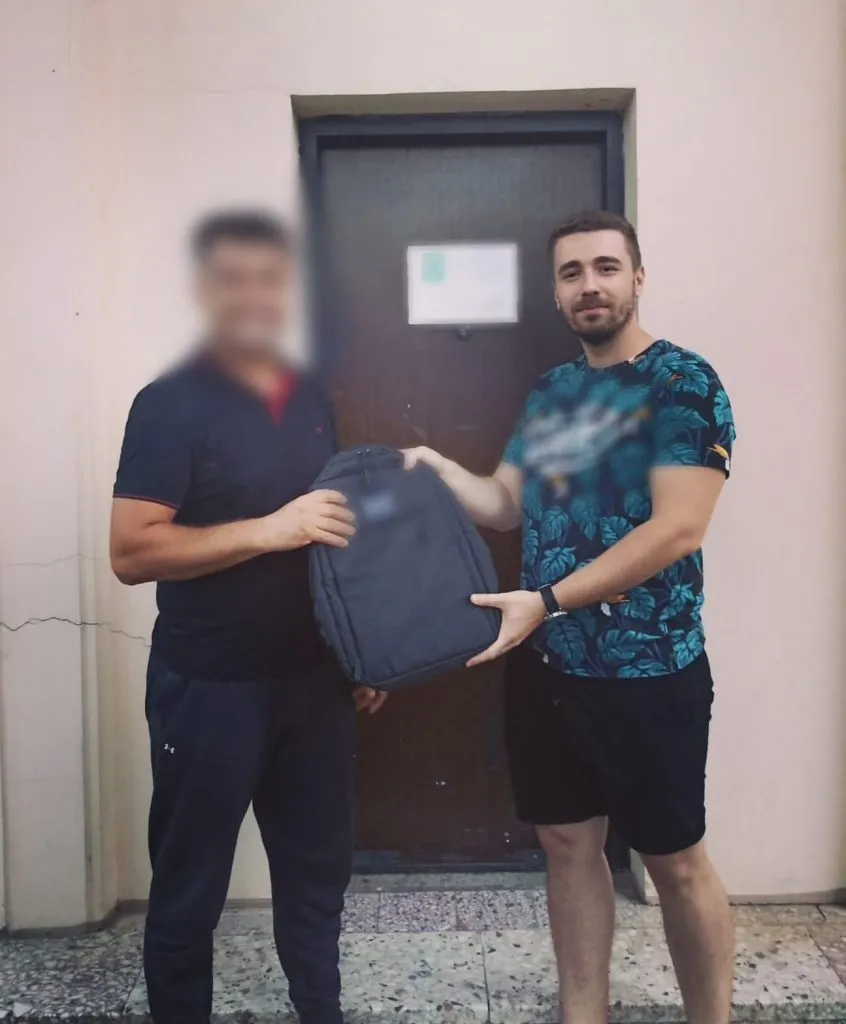 Rucsac plin cu bani, găsit la drumul mare – foto 2