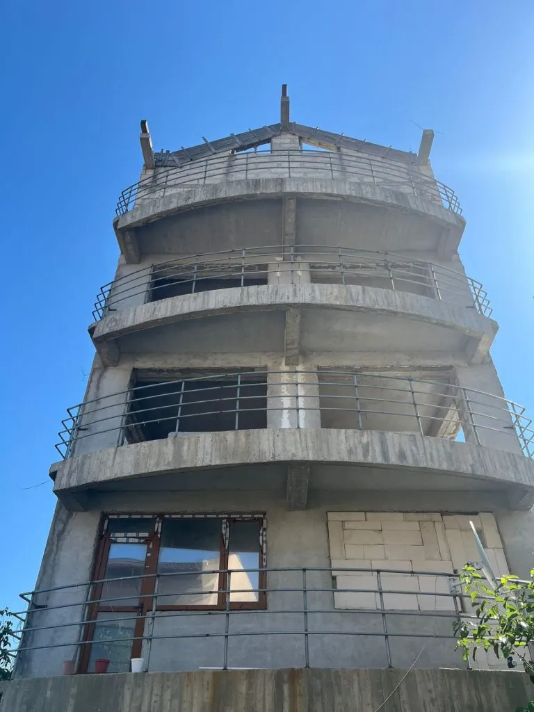 Misiune specială a pompierilor tulceni: Au salvat o pisicuță dintr-o clădire părăsită – foto 2