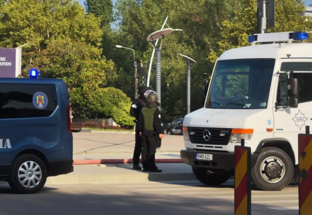 UPDATE: Alertă cu BOMBĂ la City Park Mall! Trafic îngreunat în zonă (FOTO/VIDEO) – foto 4