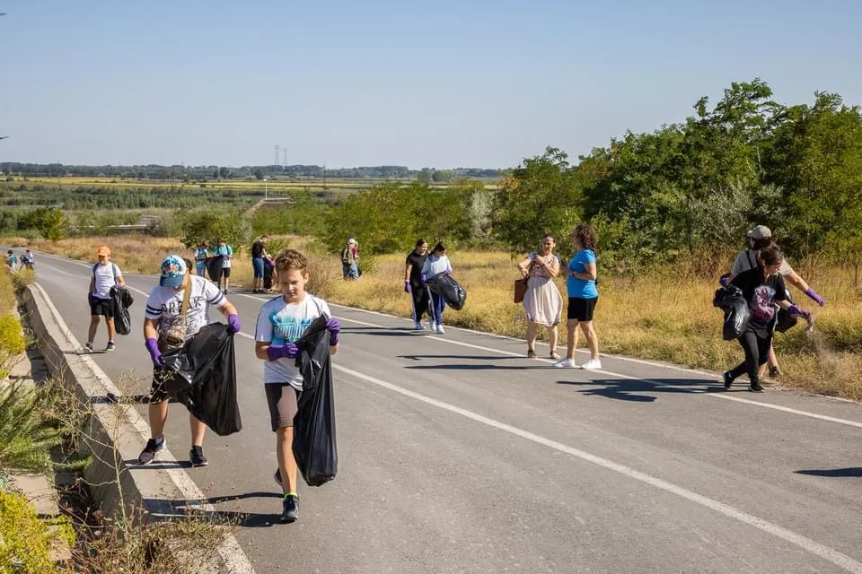 Județul Tulcea: Aproape două tone de gunoi, strânse în două zile – foto 8