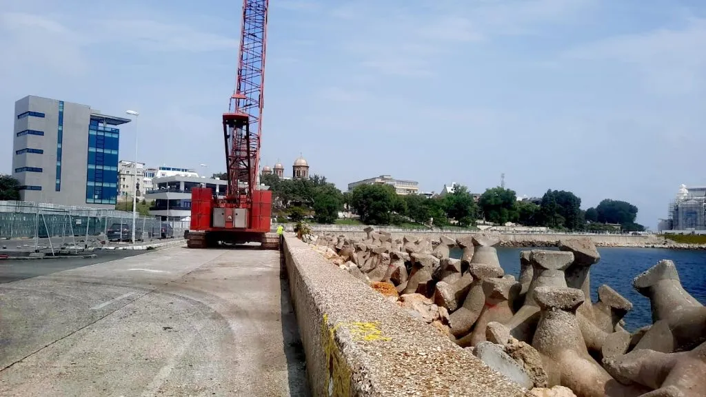 Continuă reparațiile la digul de nord din Portul Constanța – foto 3