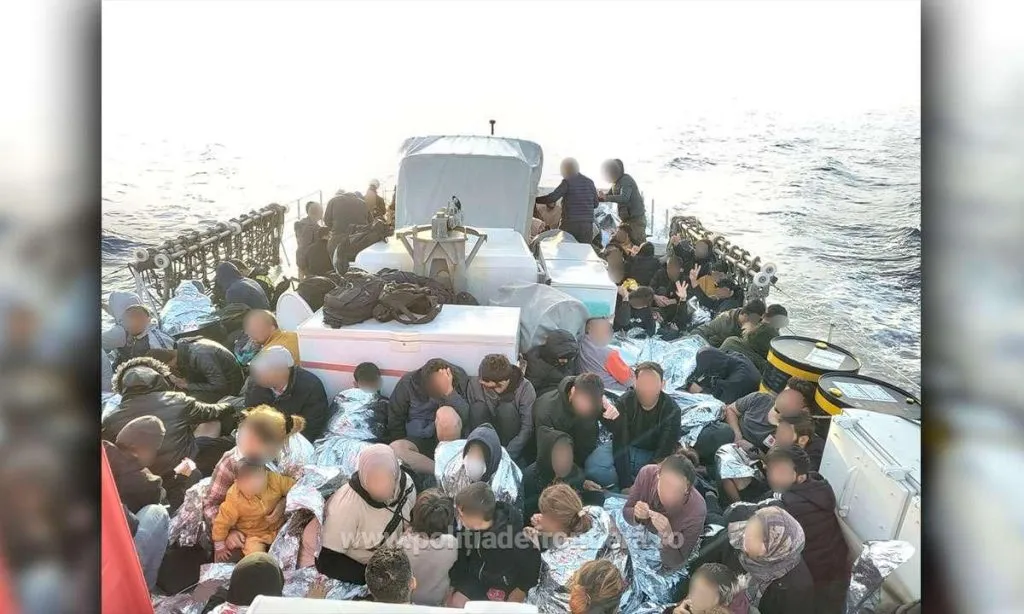 Eroi în Mediterana. Aproape 500 de persoane, salvate de polițiștii de frontieră români – foto 4