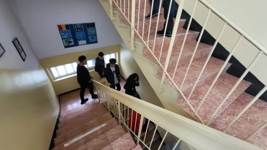 Elevii constănțeni au participat la o simulare în caz de cutremur – foto 3