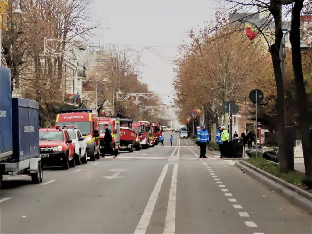 Trafic paralizat de repetițiile pentru festivitățile de 1 Decembrie (FOTO) – foto 8