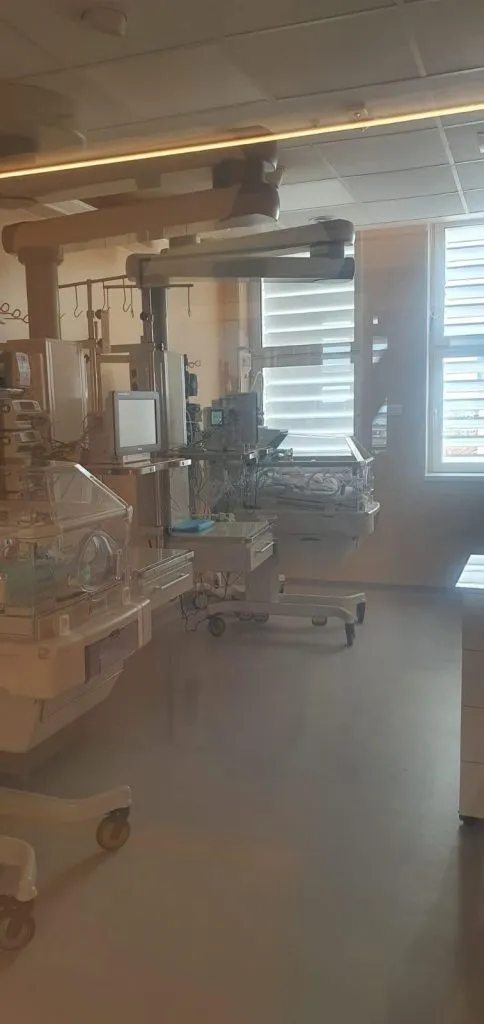 Minunile din incubator. 900 de grame – atât are cel mai mic pacient al Spitalului Județean Constanța – foto 3