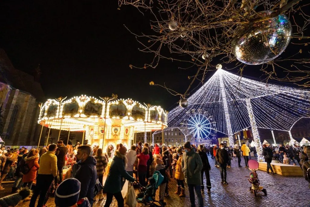 Au început să se deschidă târgurile de Crăciun din țară (FOTO) – foto 11