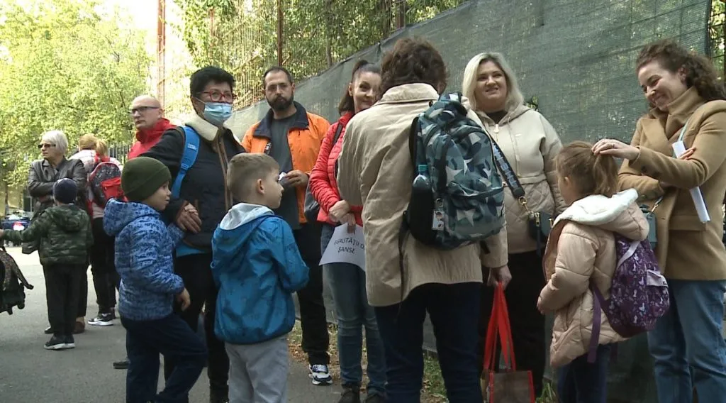 Scandal la o școală din Constanța! Copii mulți, spații puține, mici și insalubre – foto 3