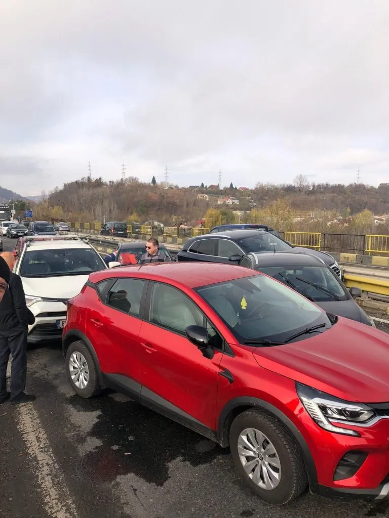 Accident în lanț cu 7 mașini. Blocaj pe DN1, în Prahova  – foto 2