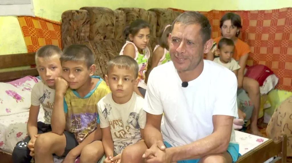 Culorile fericirii. Dar pentru opt copii părăsiți de mamă – foto 2