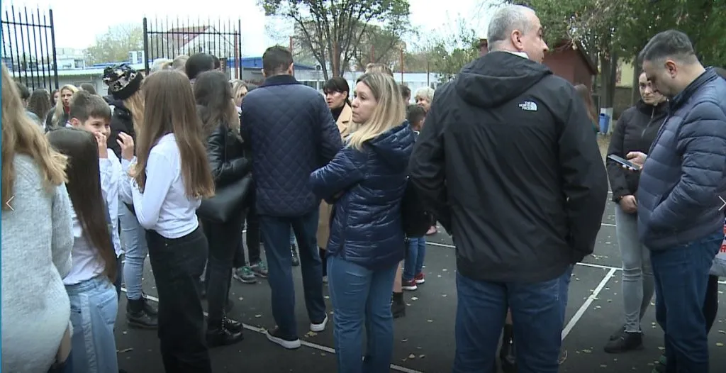 Scandal la școala 30 din Constanța! – foto 2