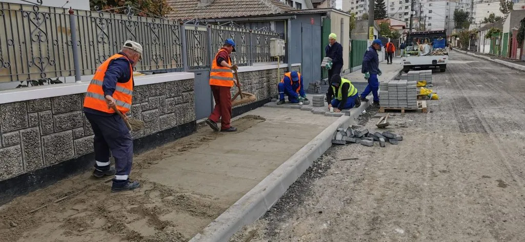 Trotuare și străzi în lucru. Zone de evitat, în Constanța – foto 6