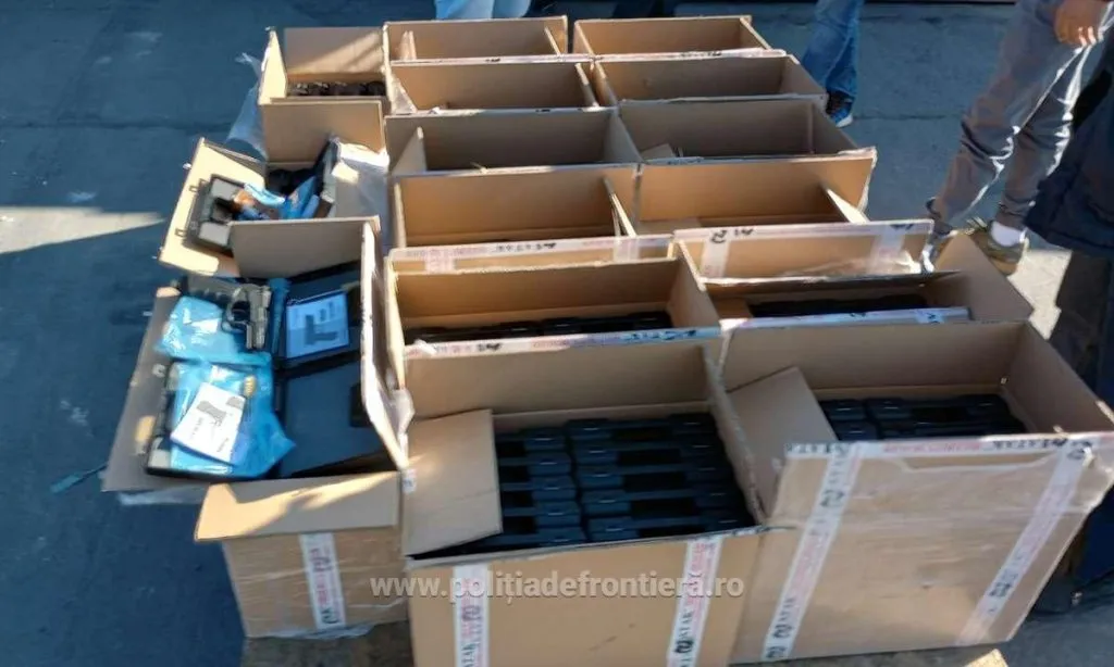 Prins în Vama Negru Vodă cu 1.200 de PISTOALE în mașină (FOTO/VIDEO) – foto 2