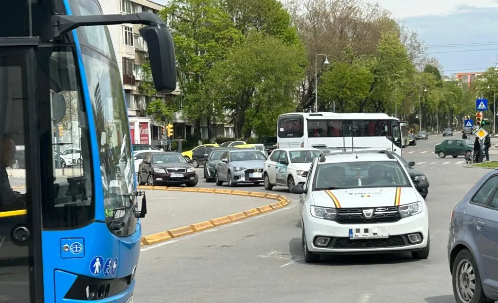 Exodul tineretului, de 1 mai, la mare, cu trenul. Spre litoral, cu  boxele bubuind. Unde e chitara…?! (FOTO/VIDEO) – foto 14