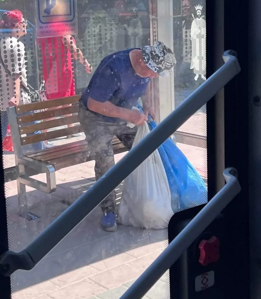 Câini aruncați cu sacul! Autorul a fost găsit, dar nu și bietele animale (FOTO/VIDEO) – foto 2