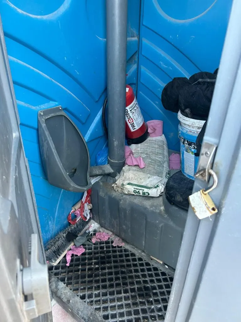 Closet sau un fel de “fișet”? Buda de la drumul mare (FOTO) – foto 5