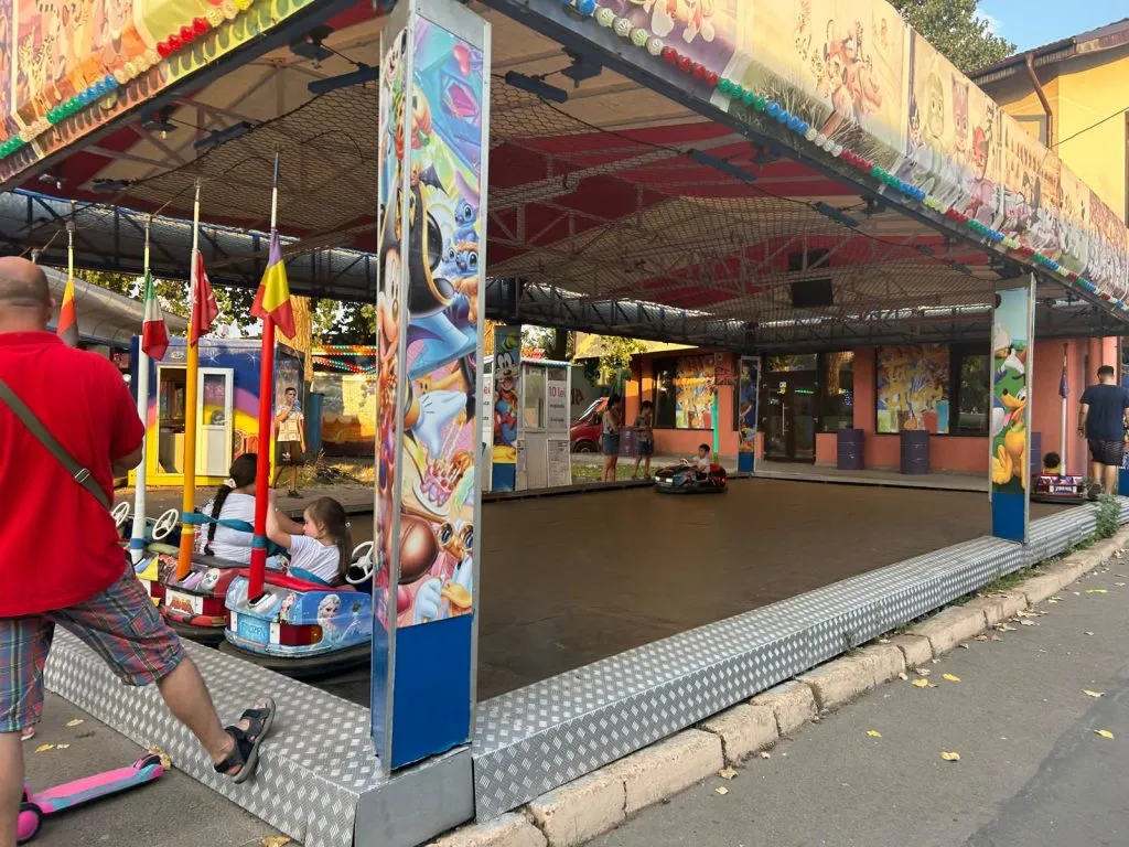 Satul de Vacanță – o veritabilă mașină a timpului constănțeană (FOTO)  – foto 4