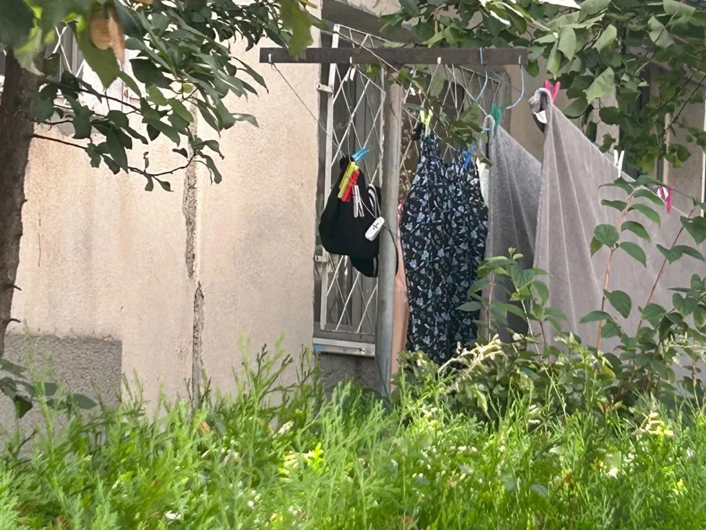 Cu rufele la fereastră – peisaj încă specific traiului la bloc, inclusiv la Constanța (FOTO) – foto 9