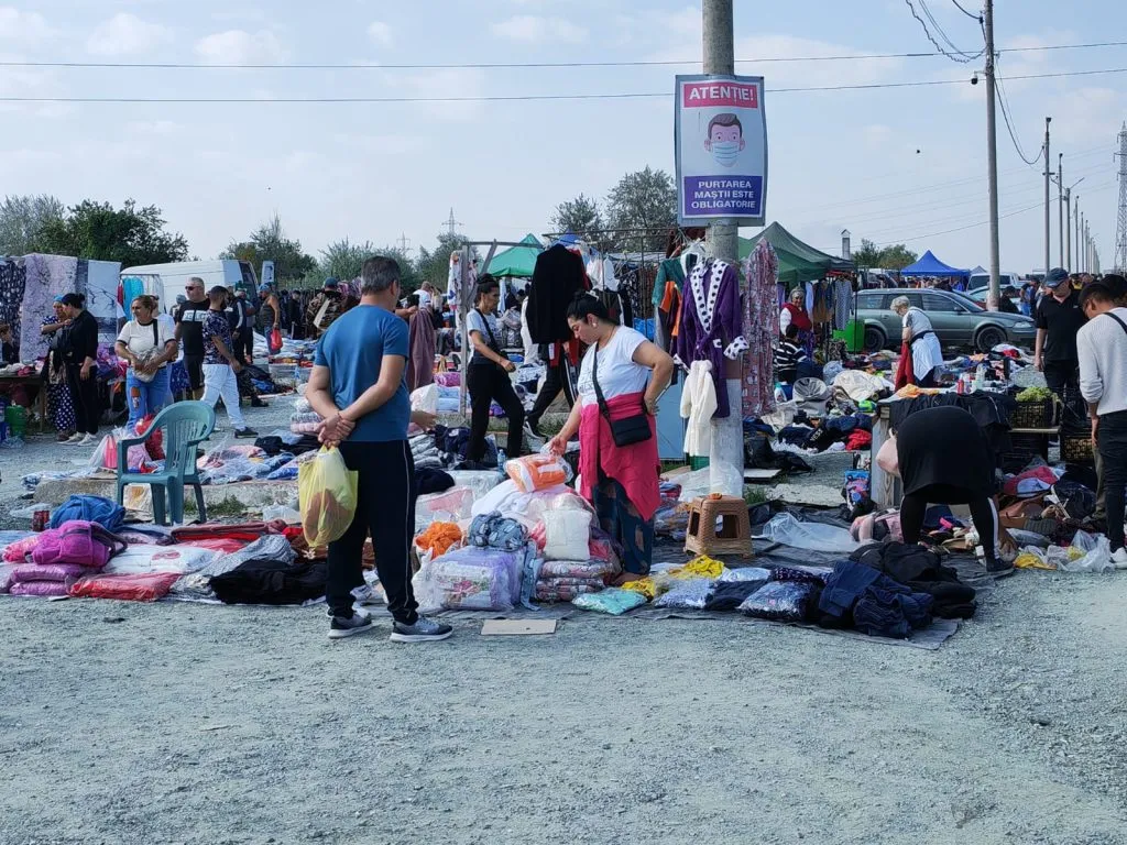 Vechituri de vânzare. O altă tradiție de duminică, la Constanța (FOTO) – foto 3