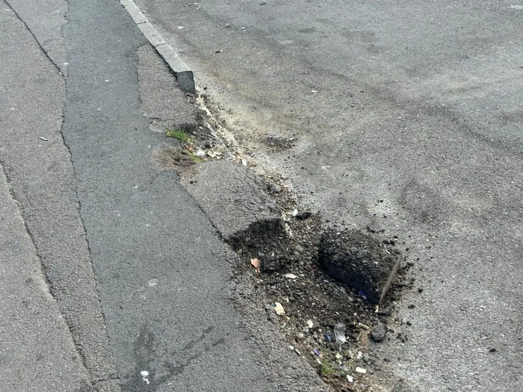 Piața Tomis 3, încremenită în timp. Mizeria și huliganii au pus stăpânire pe tot cartierul (FOTO) – foto 4
