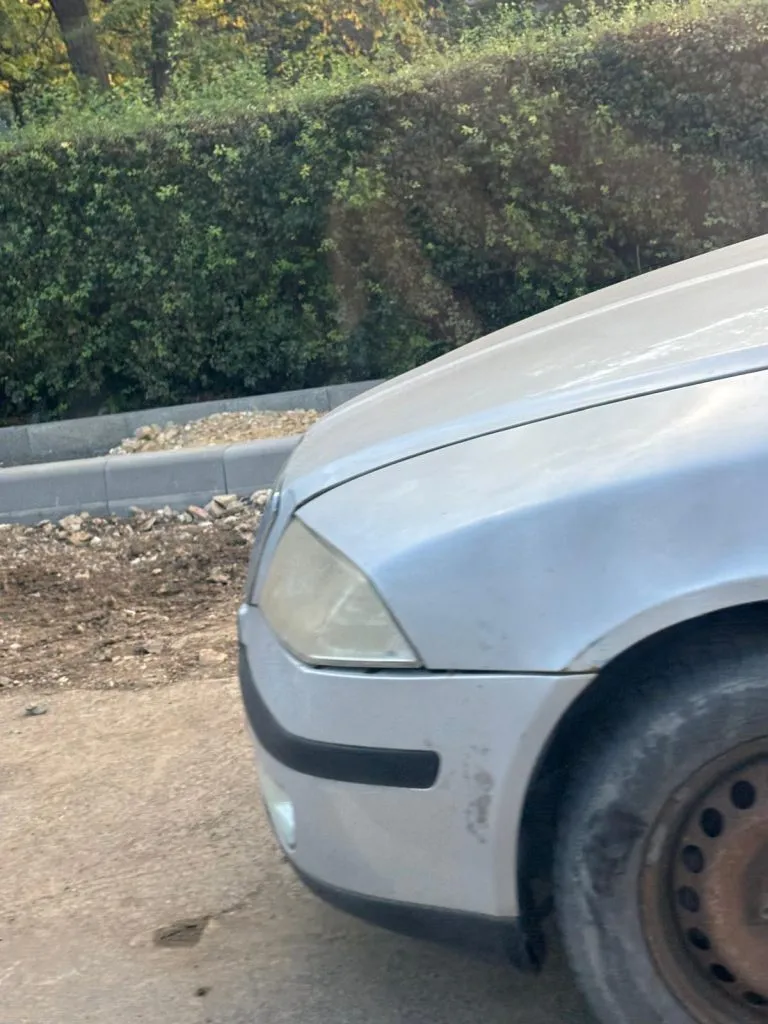 Ieri asfaltat, astăzi distrus! Trotuarul de pe Adamclisi, proprietate privată – foto 8