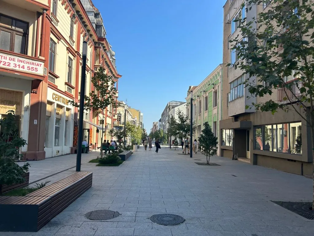 Ștefan cel Mare are nevoie de resuscitare. Strada, desigur. Cu cât se închiriază spațiile comerciale rămase goale?  – foto 18