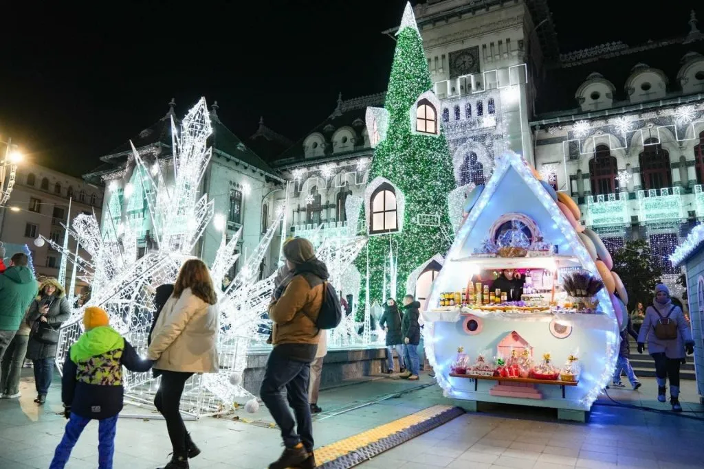 De pe Champs Elysees, în Bănie. Sania lui Moș Crăciun va zbura anul acesta deasupra Craiovei – foto 4