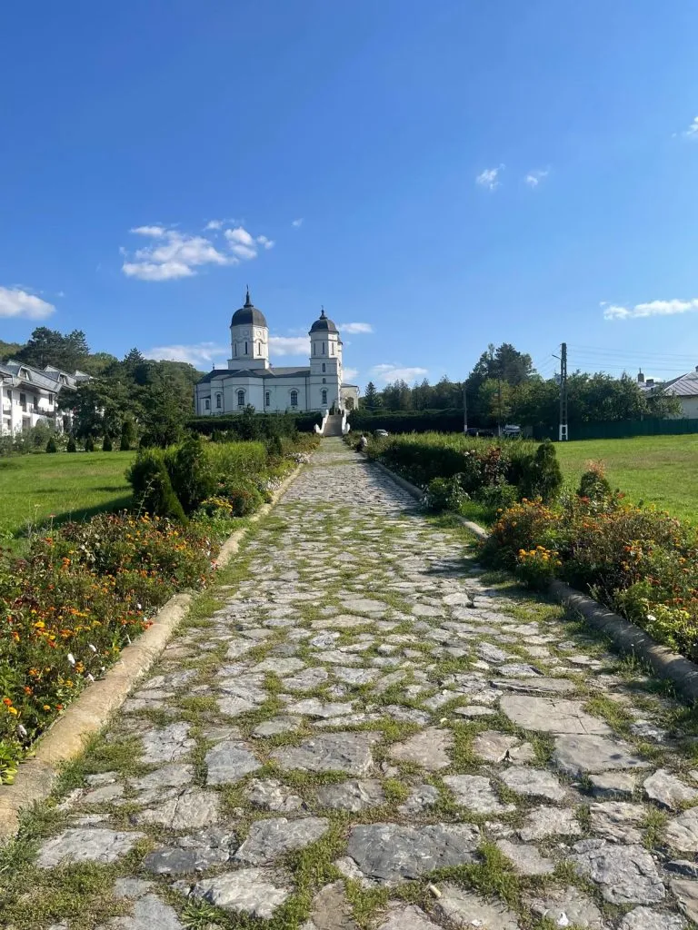 Mănăstirea Celic-Dere, oază de liniște în inima Dobrogei (GALERIE FOTO) – foto 2