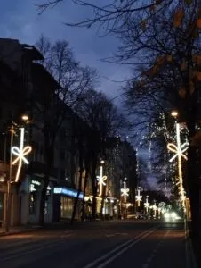 Beculețele și „ledulețele” n-au ajuns fix unde era nevoie de ele – foto 4