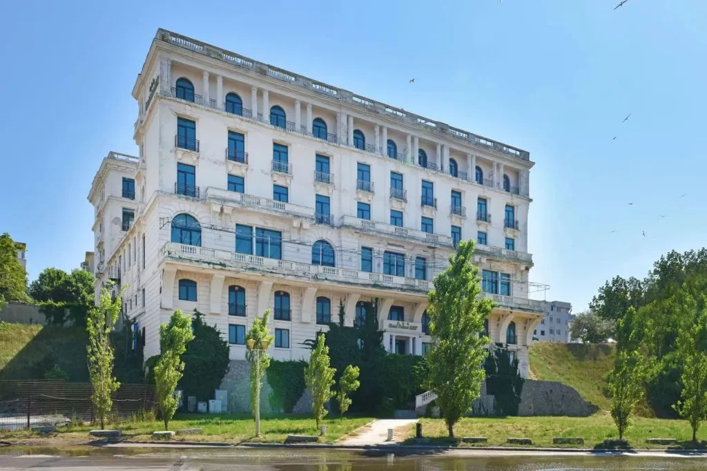 Hotelul Palace, un spectacol arhitectural. Imagini din interior (FOTO) – foto 4