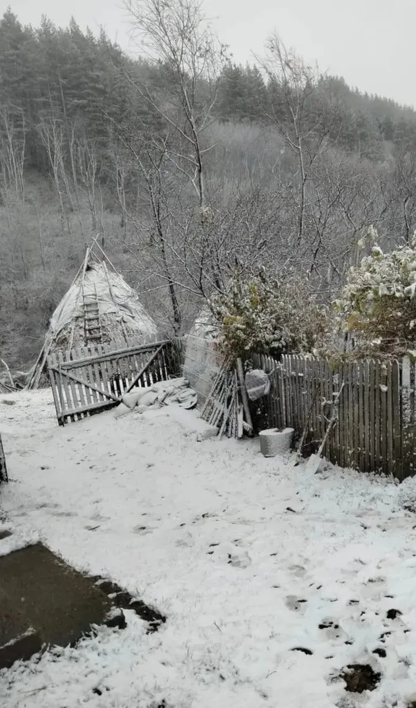 La noi plouă, la munte a nins (FOTO)  – foto 10