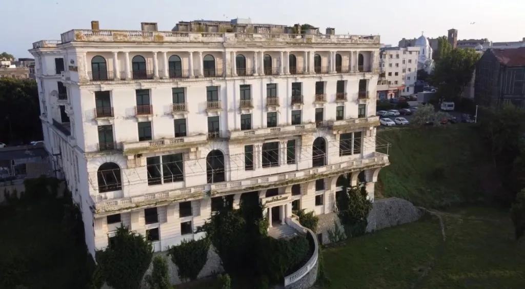 Hotelul Palace, un spectacol arhitectural. Imagini din interior (FOTO) – foto 8