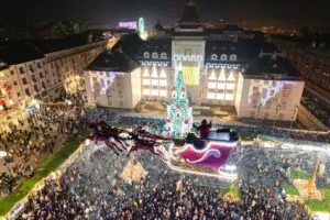 Au “bubuit” prețurile la cazare în Craiova, de când s-a deschis Târgul de Crăciun – foto 4