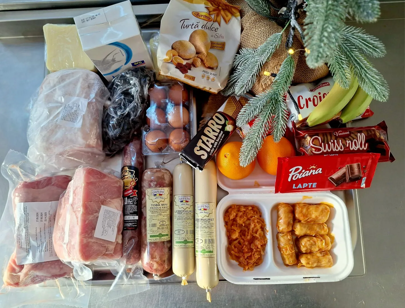 Pachete alimentare cu produse tradiționale pentru persoanele vulnerabile din Constanța