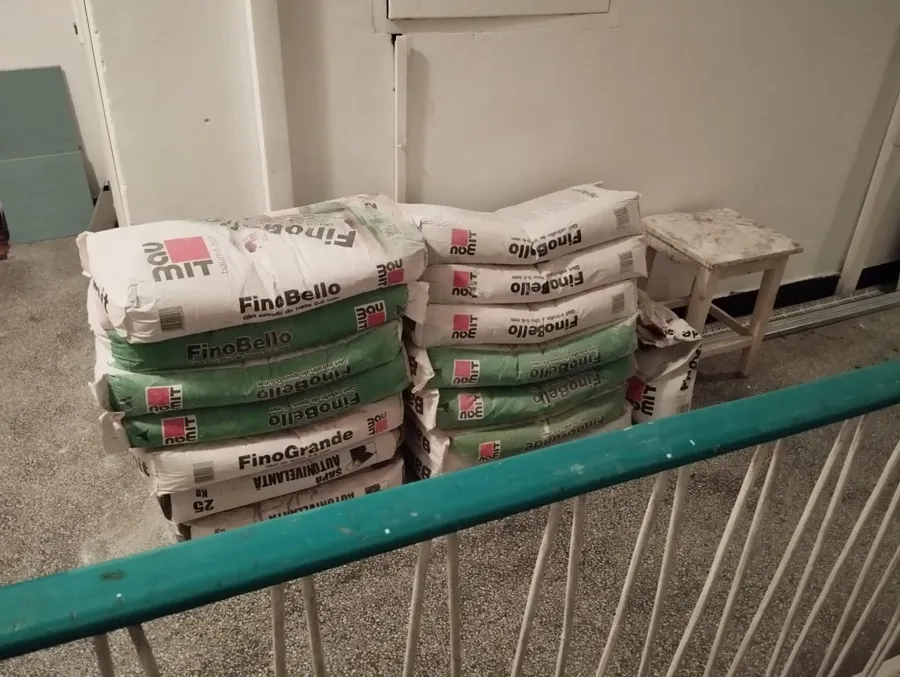 Cimentați în scumpiri, ne-am făcut zidari amatori – foto 2