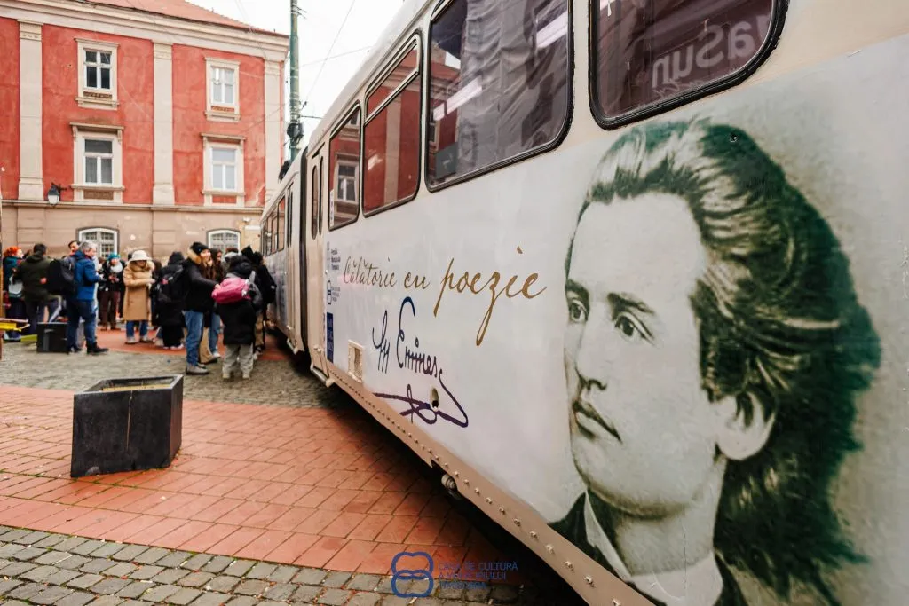 Lecție. Tramvaiul POEZIE- CULTURĂ în mijlocul oamenilor, nu ascunsă în săli pustii – foto 3