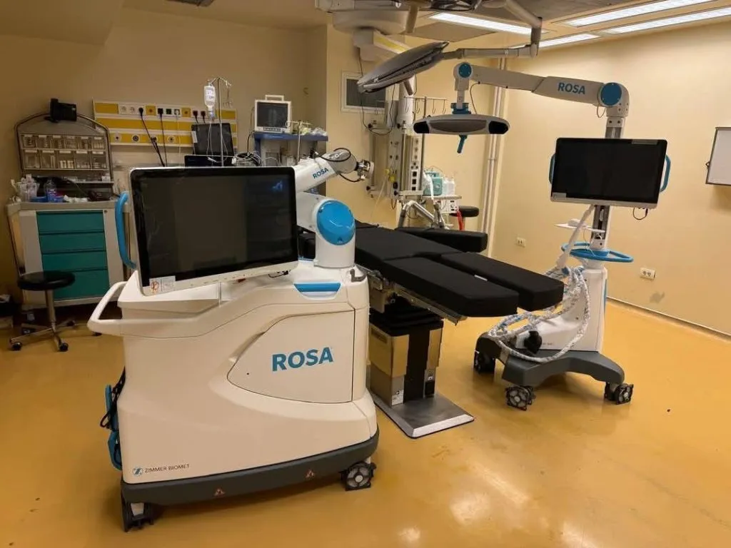 Intervenția cu numărul 100, cu robotul Rosa, la Spitalul Județean Constanța – foto 2