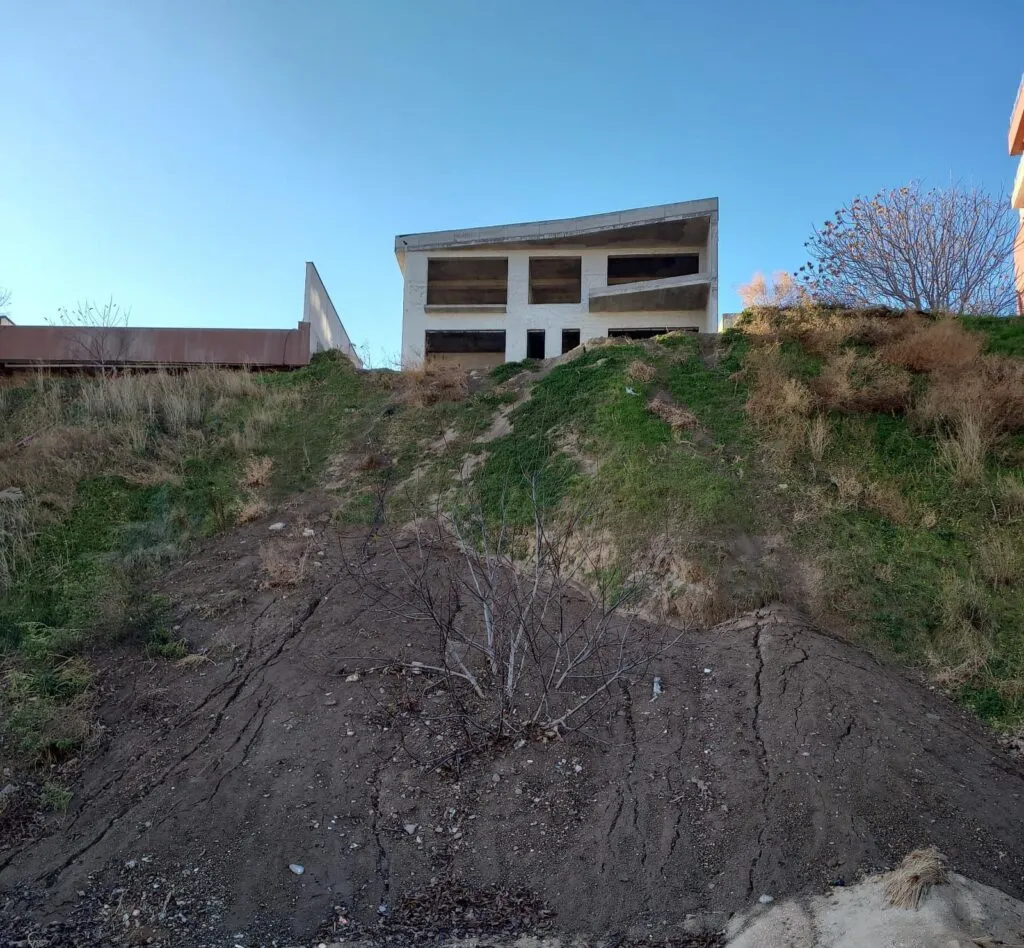 Amendă usturătoare în Faleză Nord! Lucrări de excavare fără autorizație, descoperite de Garda de Mediu – foto 3